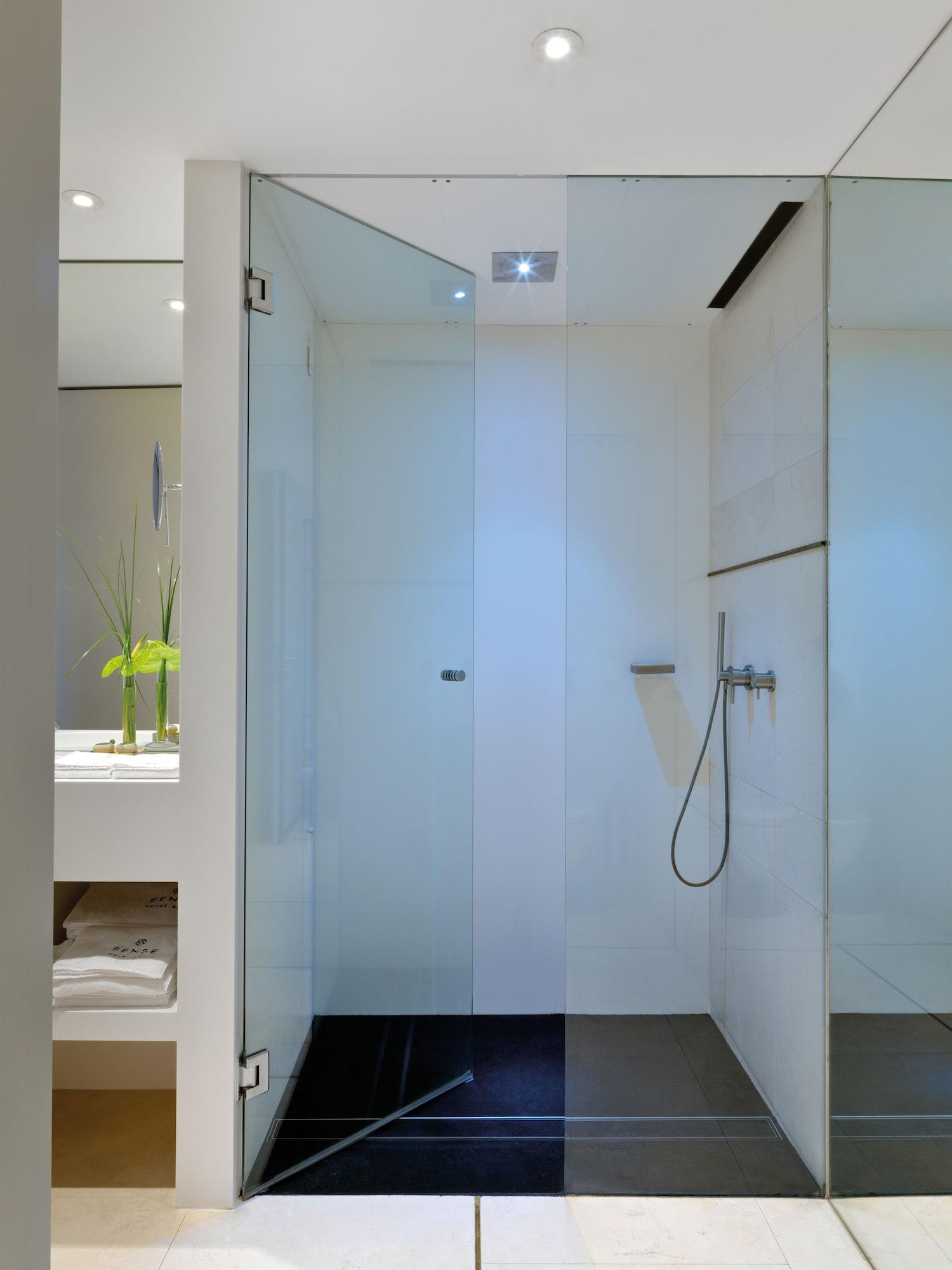 Sense Hotel Sofia, A Member Of Design Hotels Bagian luar foto